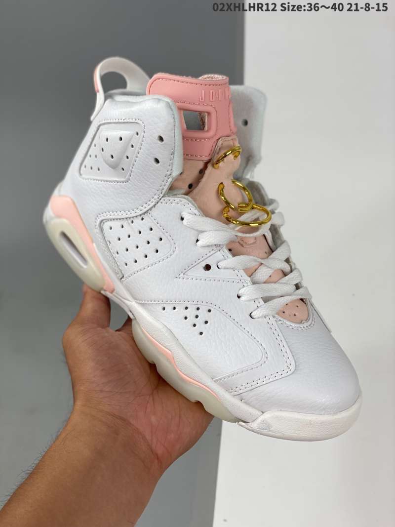 gold hoops aj6