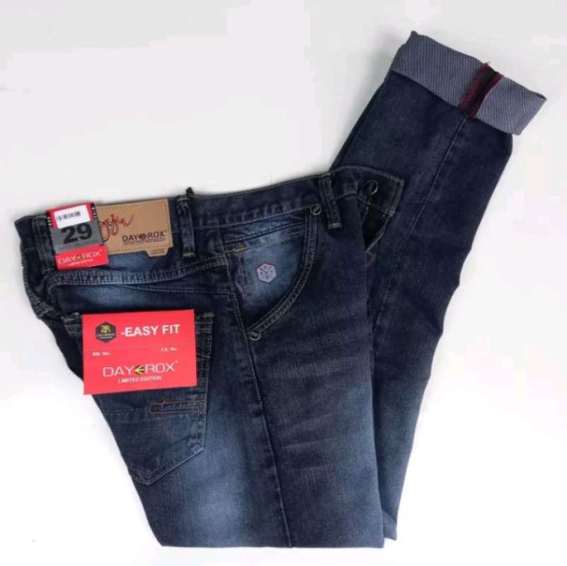 Anus qin mushuk mushuk Zoya Berber yalangoch fotosurat