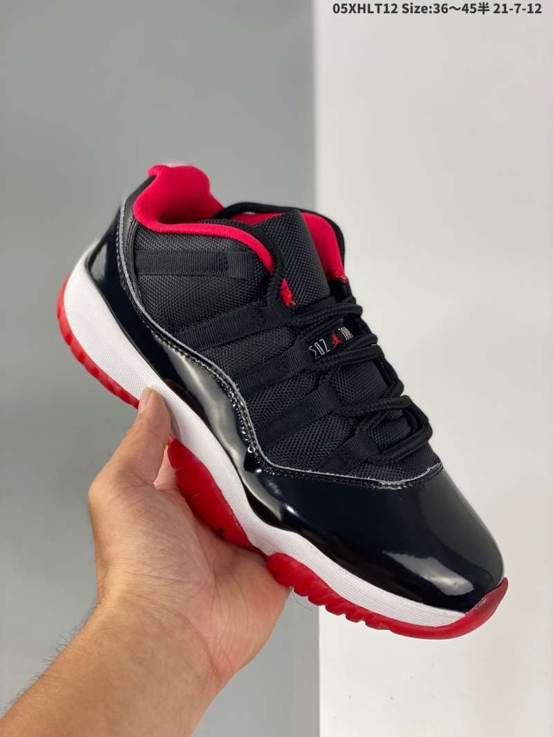 running shoes 11 size
