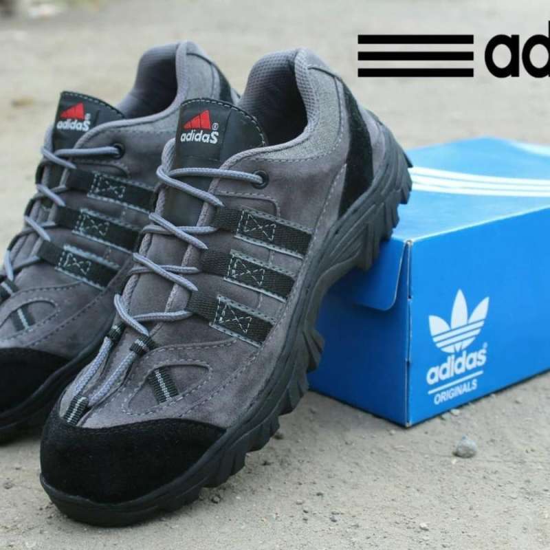 Foto sepatu merk best sale adidas