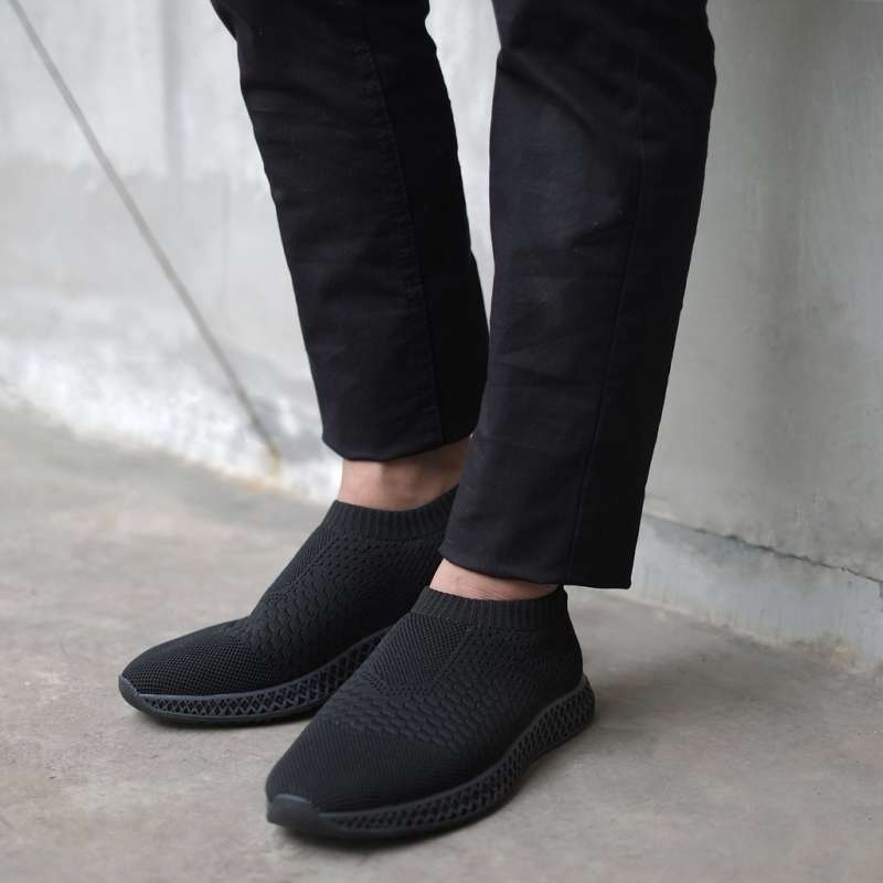 Slip on shop full black