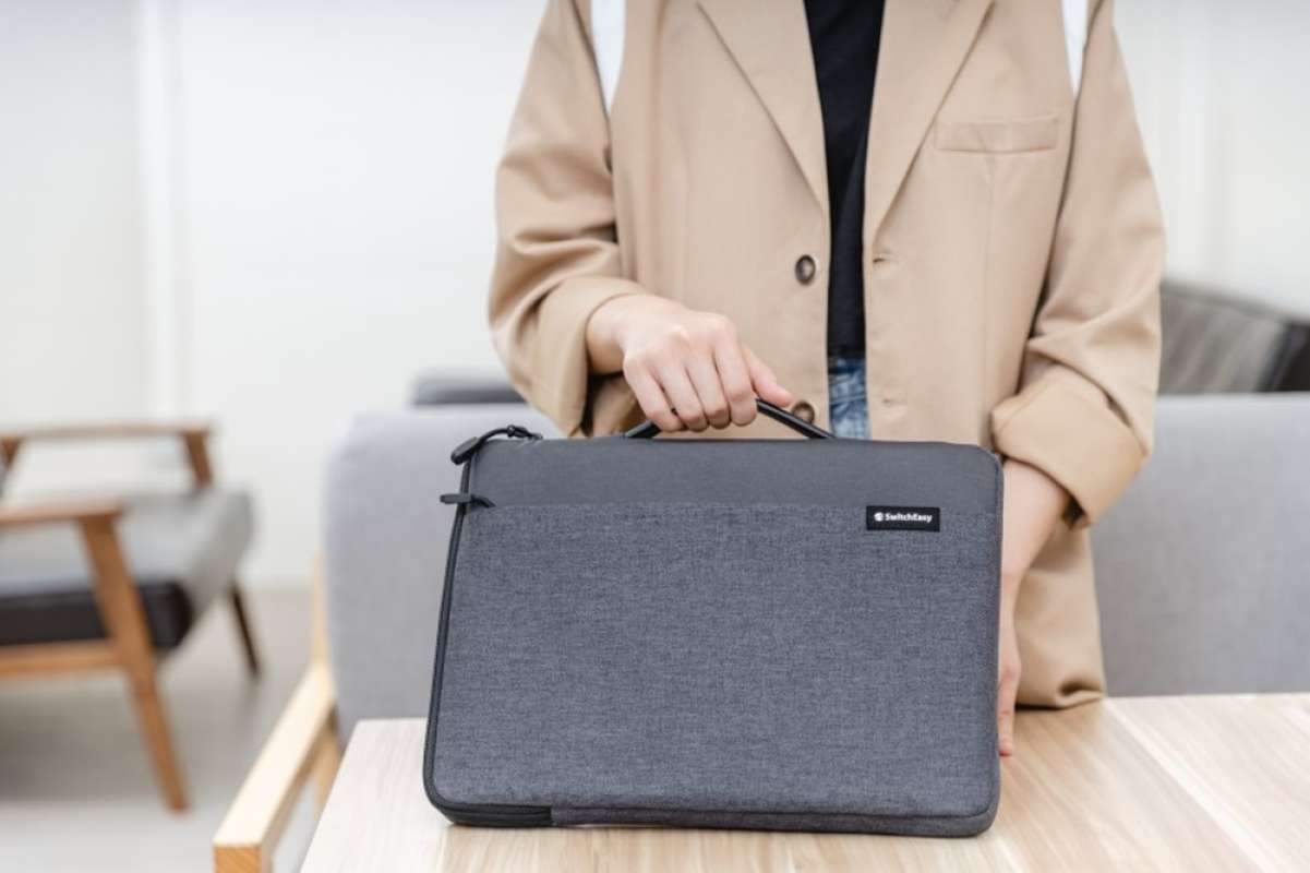 Promo Tas Macbook Pro Air 13 14 15 16 Inch SwitchEasy URBAN Bag