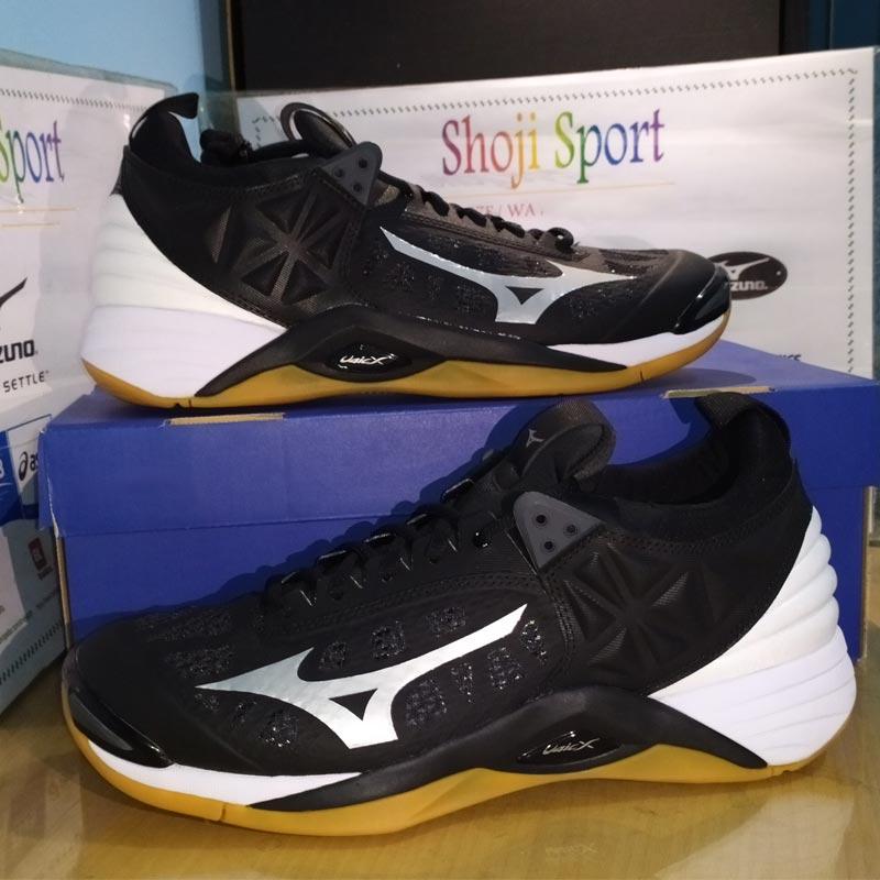 mizuno momentum low