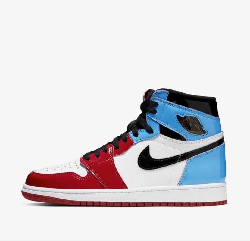 Jual Nike Air Jordan 1 High Fearless Sneakers Pria Online Oktober 2020 Blibli Com