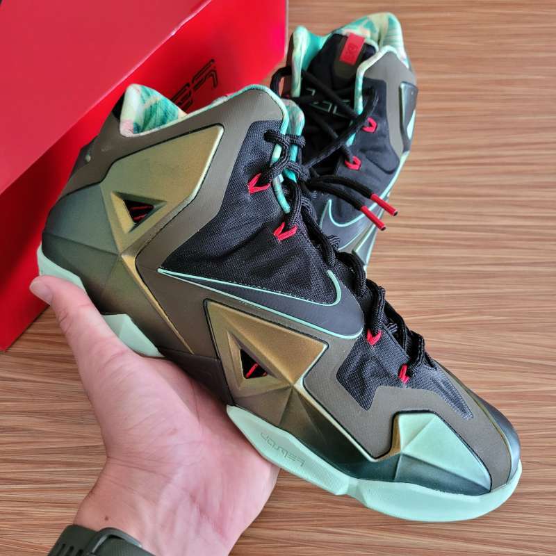 Sepatu basket deals lebron james