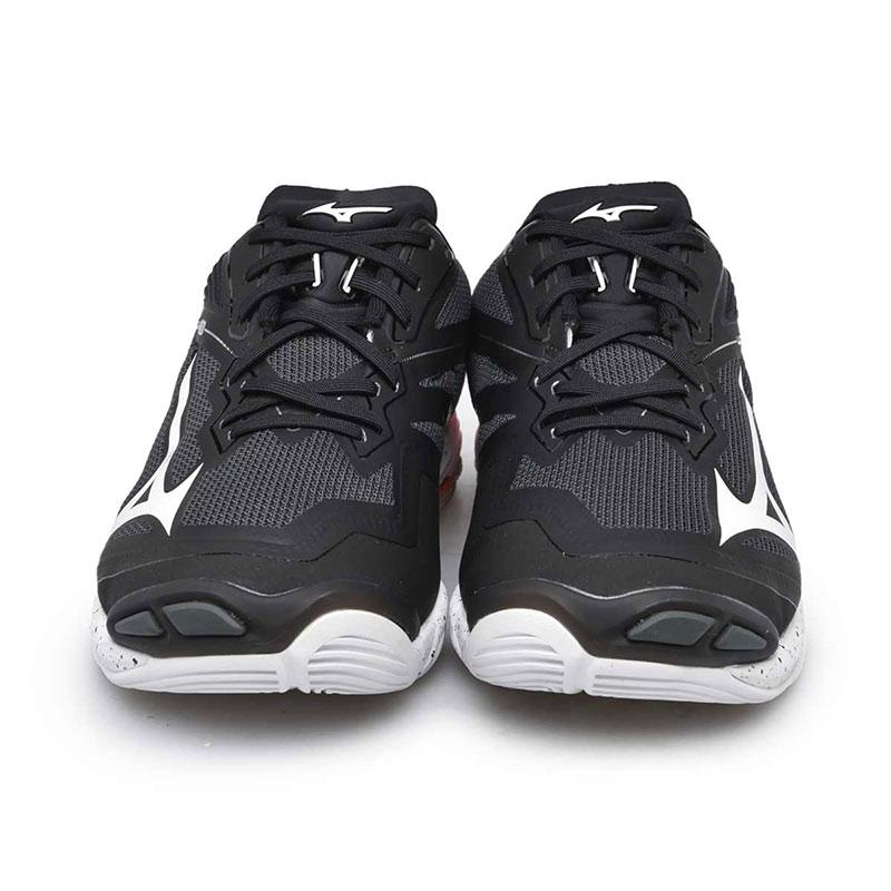 mizuno velcro shoes