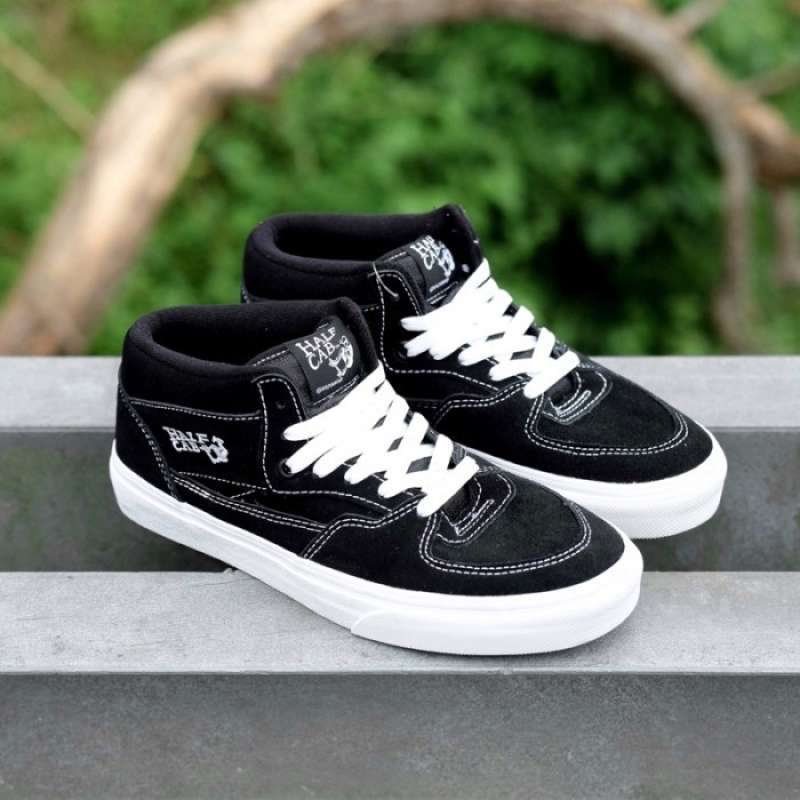Jual Vans Half Cab Classic (Black/White) Original 100% Free Kaos Kaki Vans  di Seller sarfaraz.id - Sardonoharjo, Kab. Sleman | Blibli vans half cab 43