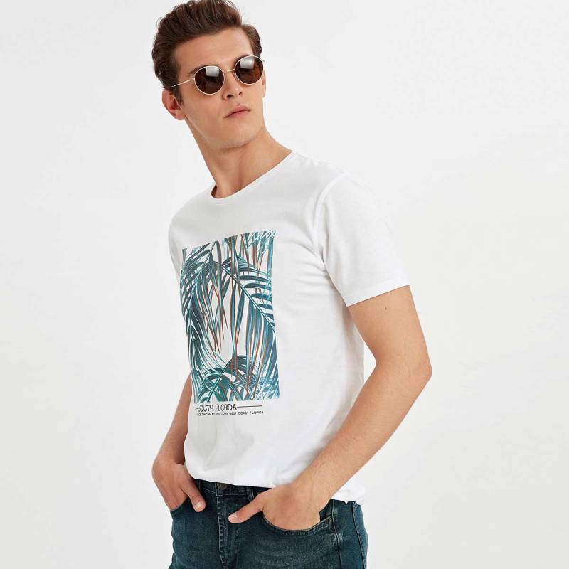 Jual Lc Waikiki Crew Neck Printed Short Sleeve Cotton T Shirt White 9sv423z8 Online Oktober 2020 Blibli Com