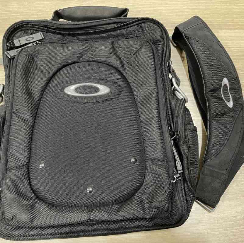 Oakley tactical messenger bag on sale