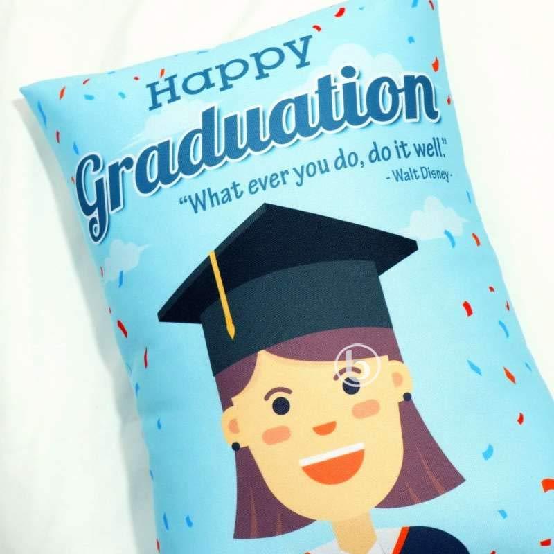 Jual Rumah Bantal 123 Tema Confetti Wisuda Wanita Bantal Kado 30 X 40 Cm Online September 2020 Blibli Com