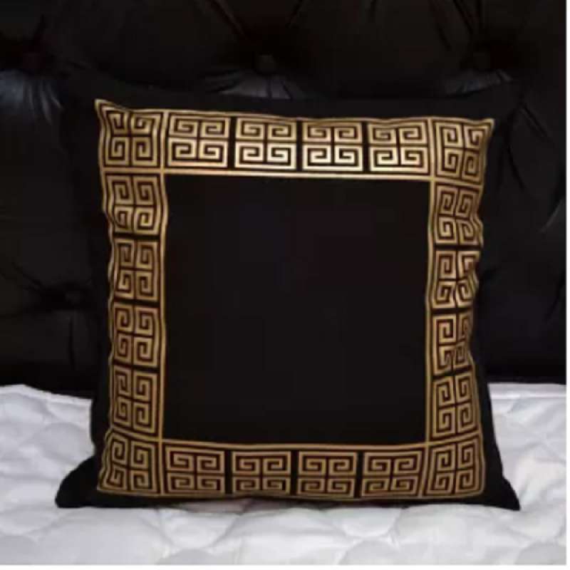 Jual Sarung Bantal Sofa Motif Greek Keys 40x40 Black Gold Sarung Bantal Greek Keys Mewah Online April 2021 Blibli