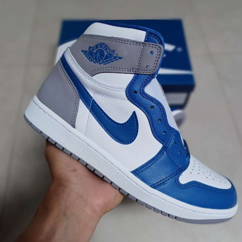 Air Jordan Retro High True Blue