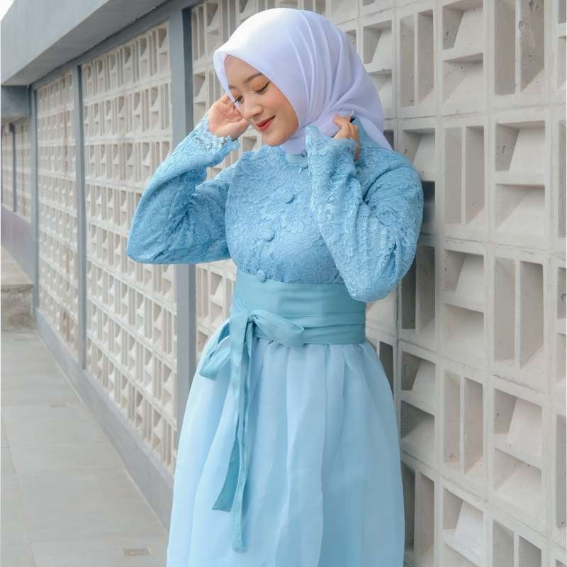 Haqiqiy jinsiy aloqa partiyasi Osiyolik ayolning anusidagi dildo