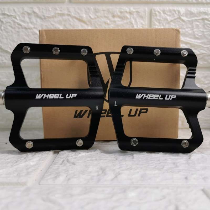 Wheel clearance up pedals
