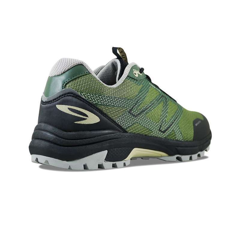 sepatu trail running
