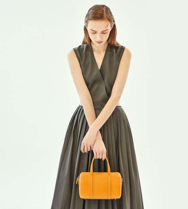 Find kapoor shop boston bag