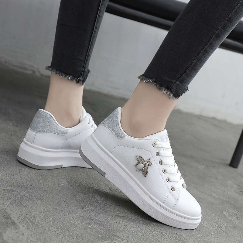 Sneakers perempuan clearance