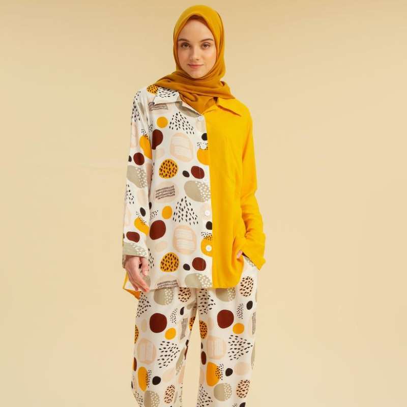Jual Lozy Hijab - Naura Pajamas Kombinasi Abstrak Yellow di Seller Lozy  Hijab - Kota Tasikmalaya, Jawa Barat | Blibli