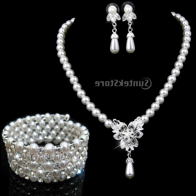bridal pearl necklace and earring set