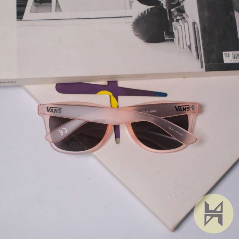 Promo Kacamata Vans Sunglasses Spicoli 4 Shades Flat Pink Original di  Seller Hoverside - Kota Tangerang Selatan, Banten | Blibli