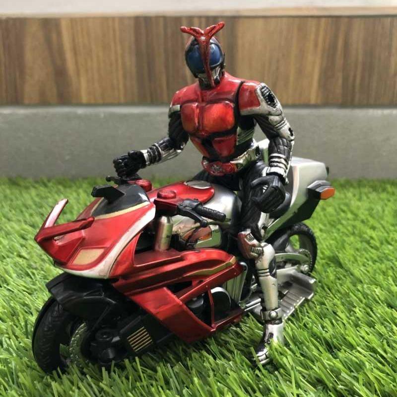 Action Figure Kamen Rider Kabuto and his Bike