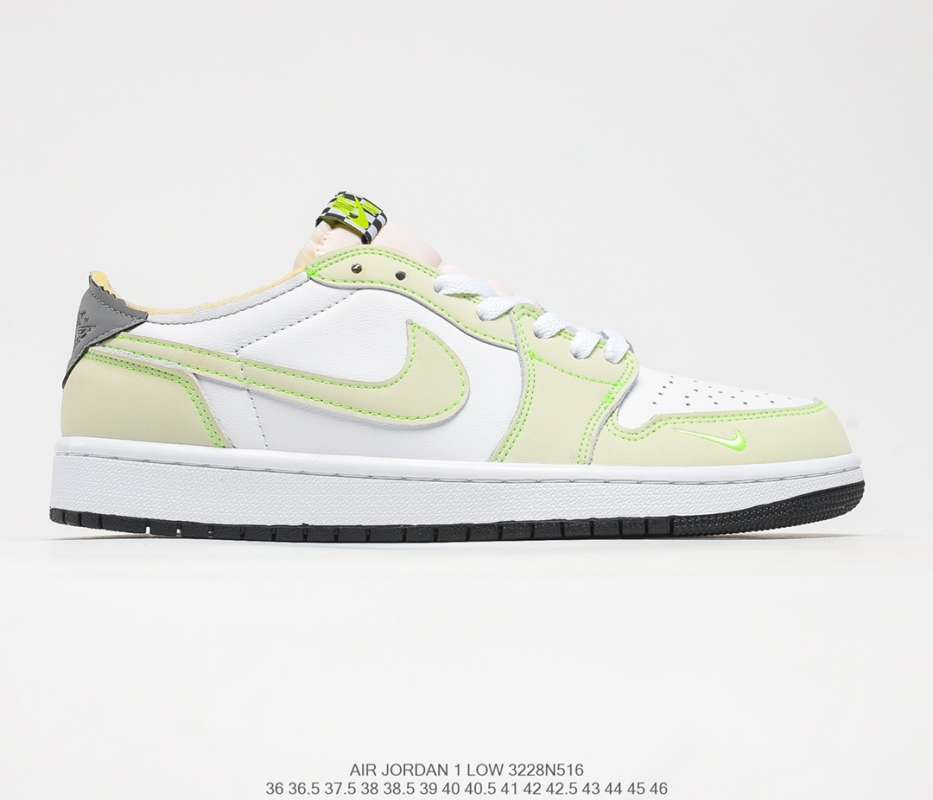 nike dunk ghost green