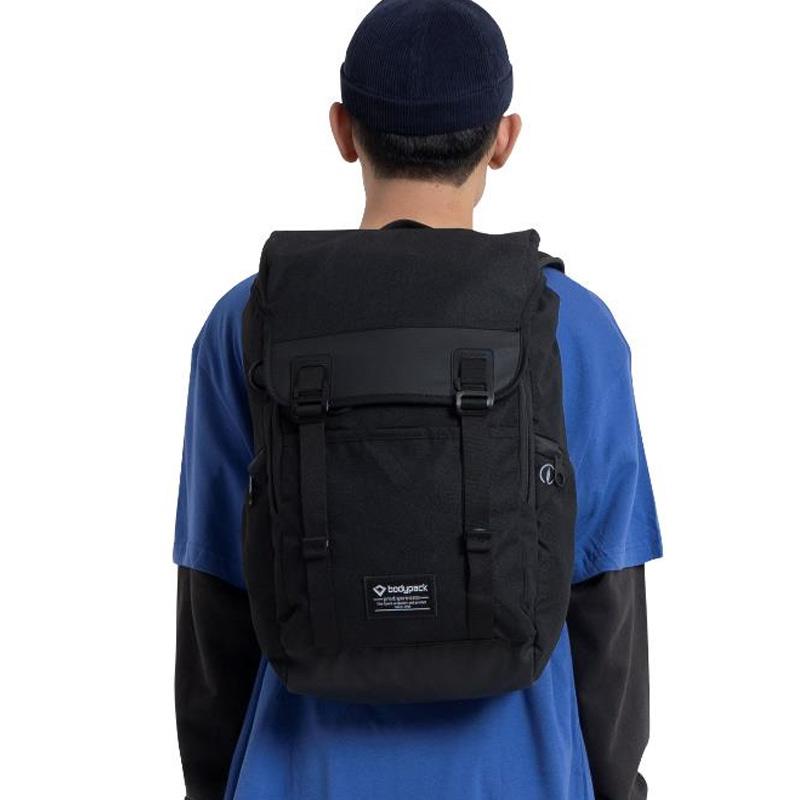 bodypack enormous laptop backpack