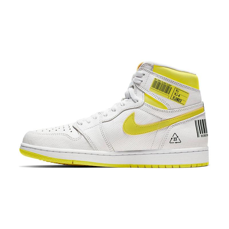 Jual Nike Air Jordan 1 Retro High First Flight Sepatu Sneakers Pria Online Oktober 2020 Blibli Com