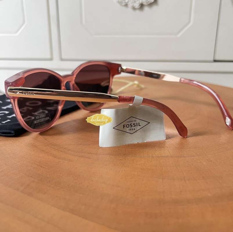 Jual Fossil Sunnies FW 29 pink di Seller Dachashop Rungkut Kidul