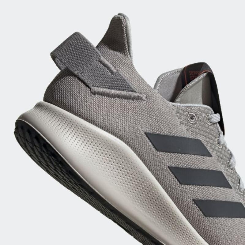 Jual Adidas Men Running Sensebounce Street Shoes Eg1029 Online November 2020 Blibli Com