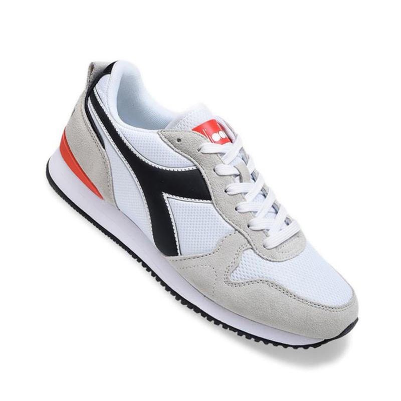 a diadora sneakers
