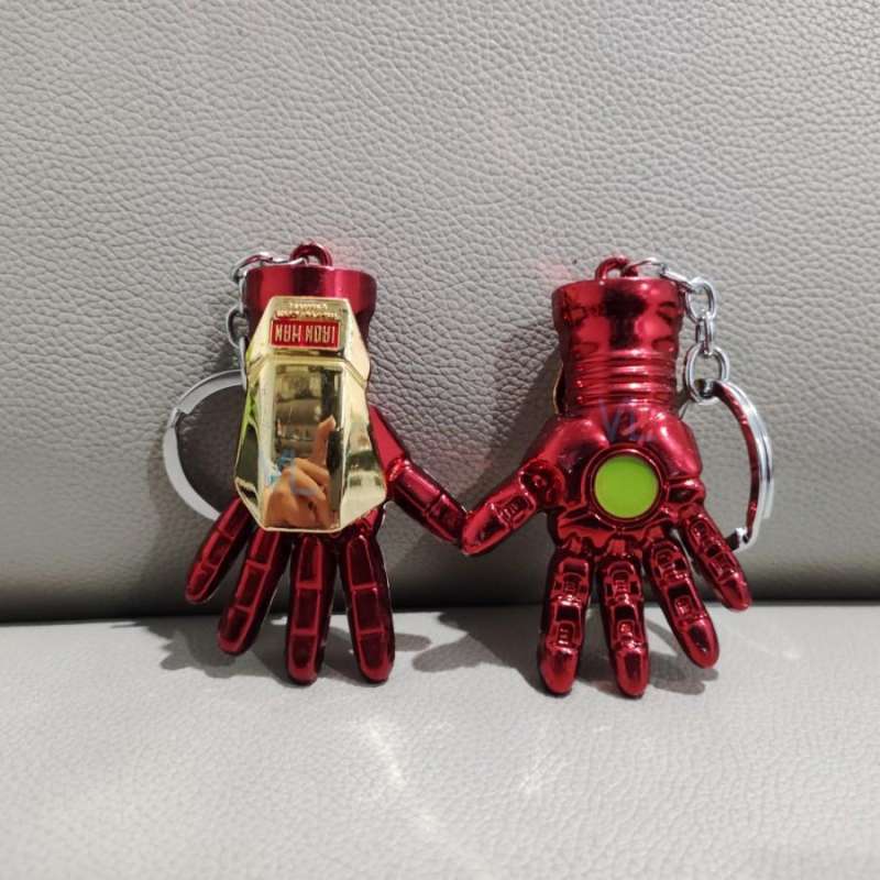 Iron man hand keychain top