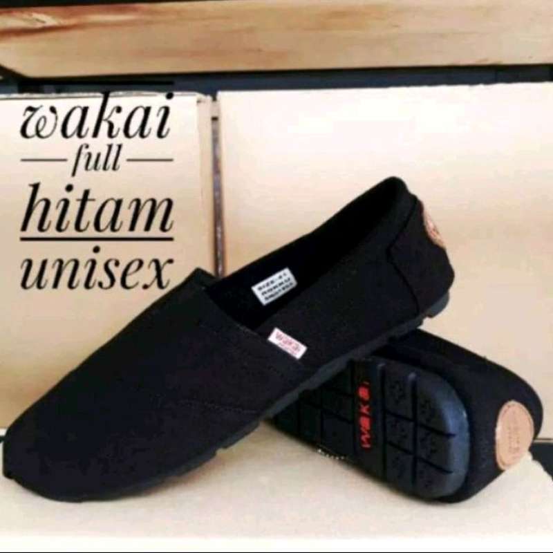 Wakai slip on pria new arrivals