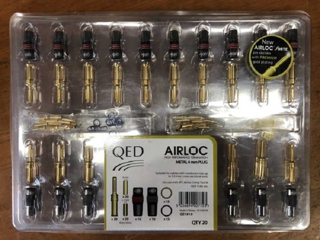 可愛いクリスマスツリーやギフトが！ QED AIRLOC METAL 4mm BANANA PLUG 4本