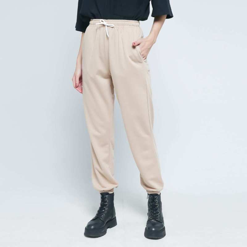 BLYTHE Basic Jogger Pants Wanita - Latte
