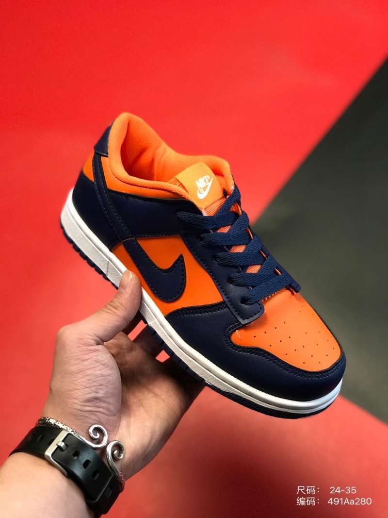 Jual 24-35 Nike SB Dunk Low (3.5y-7y) kids' shoe contrast leather panels up  to parent-child shoe low top Street skateboarding shoe 491aa - 45 di Seller  SNK souxing shop - | Blibli
