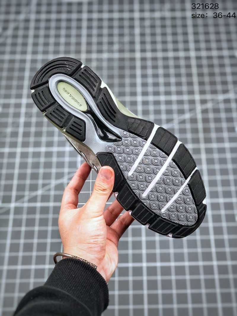 Jual Original New balance in USA m990gl4 American origin classic retro  leisure sports versatile dad running shoes Yuanzu grey 36-39 - 37 di Seller  Guo Dajian Shop - | Blibli