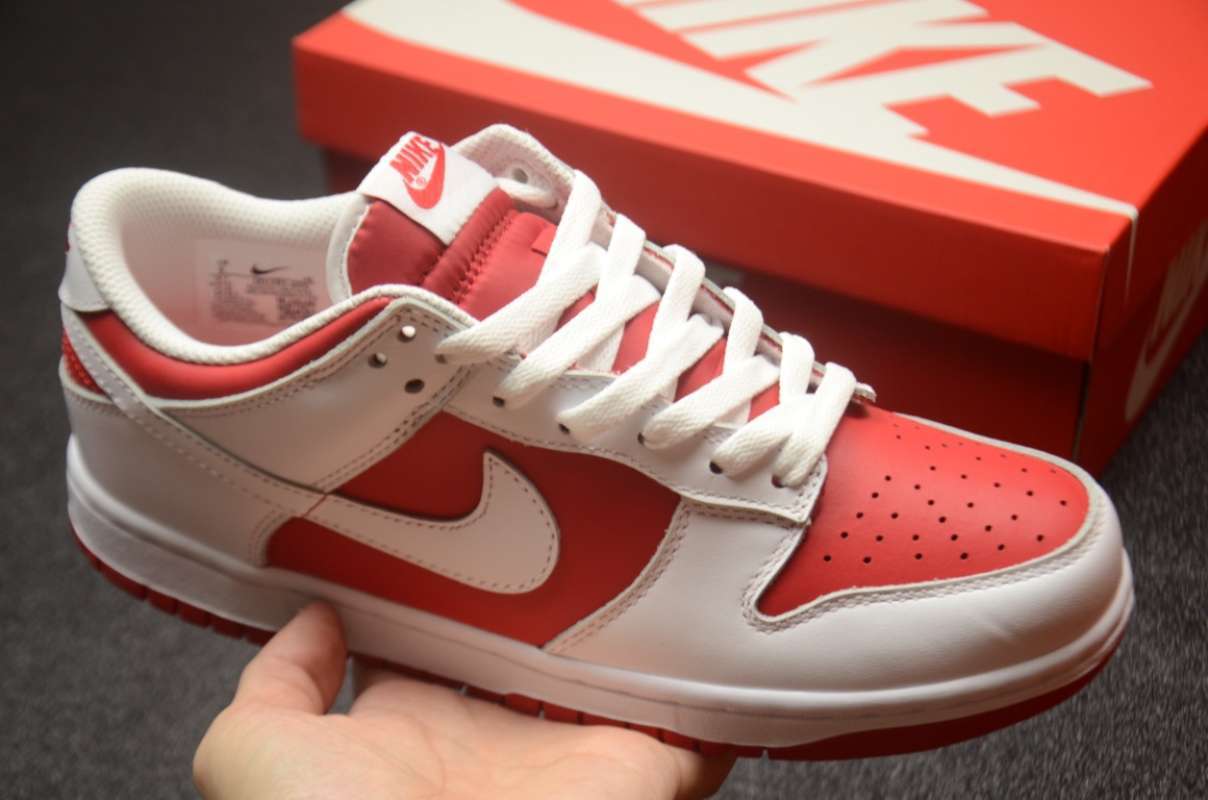 dunk white red