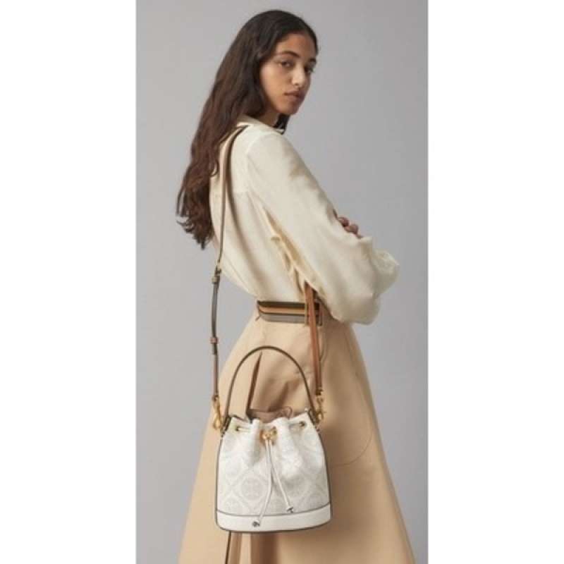 t monogram leather bucket bag