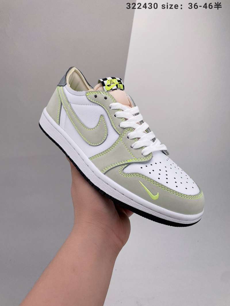 nike dunk ghost green