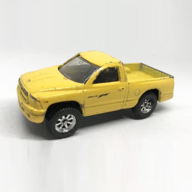 Maisto dodge store dakota