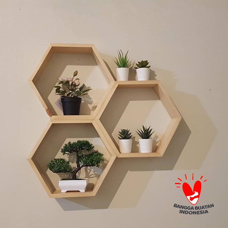 Jual Rak Dinding Pajangan Hexagonal Minimalis Modern 30 Online Februari 2021 Blibli Jam dinding ini memiliki keunikan yaitu dapat menyala pada bagian jarum dan angkanya saat keadaan gelap. rak dinding pajangan hexagonal minimalis modern 30