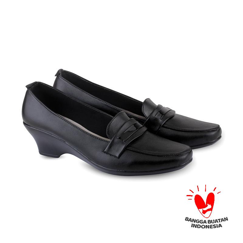 Jual Everflow Vly015 Hak Wedges Sepatu Pantofel Wanita Hitam 4 Cm Murah September 2020 Blibli Com