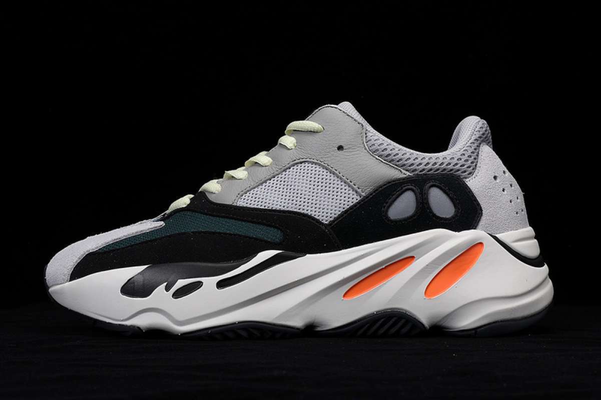 running shoes under 700