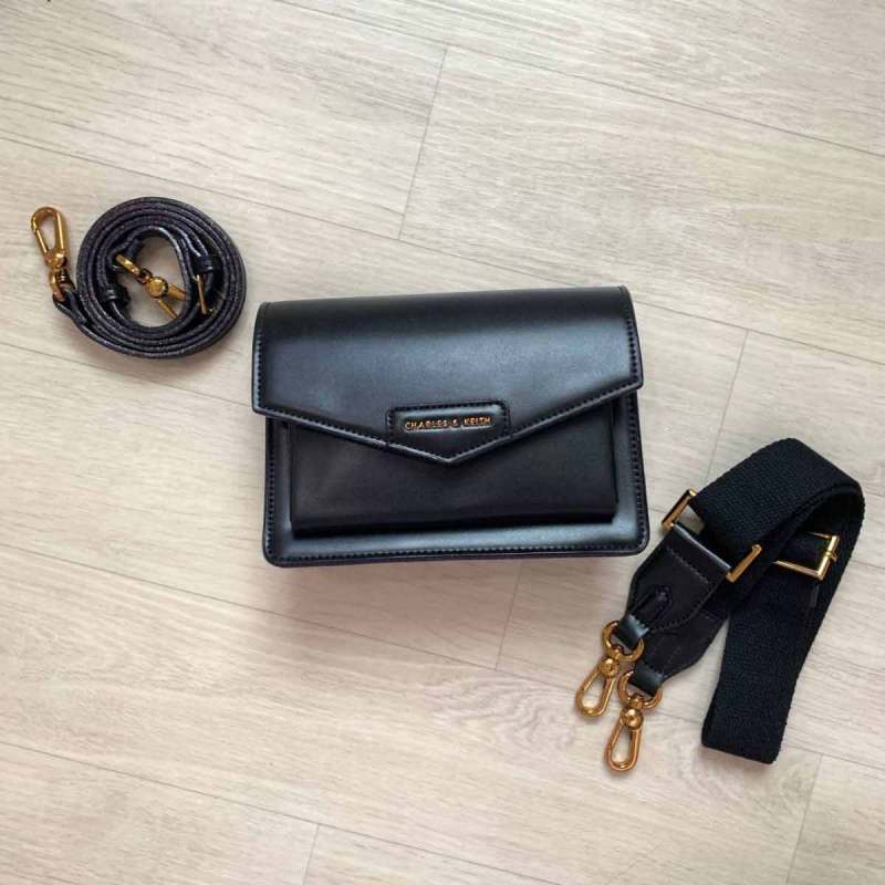 Jual Charles Keith C468 Sling Bag Wanita Original Online Desember 2020 Blibli