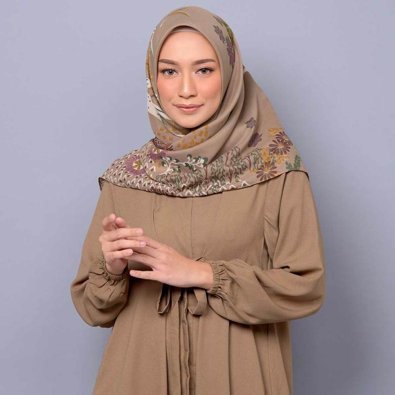 Yarra scarf top