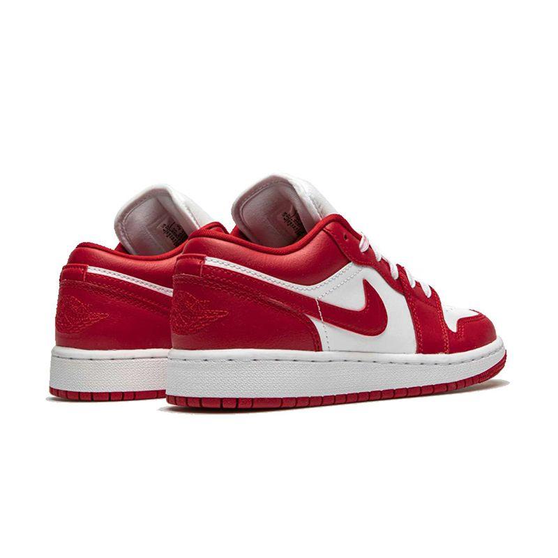 Jual Nike Air Jordan 1 Low Gym Red White Gs Sepatu Sneakers Pria 553560 611 Online Desember 2020 Blibli