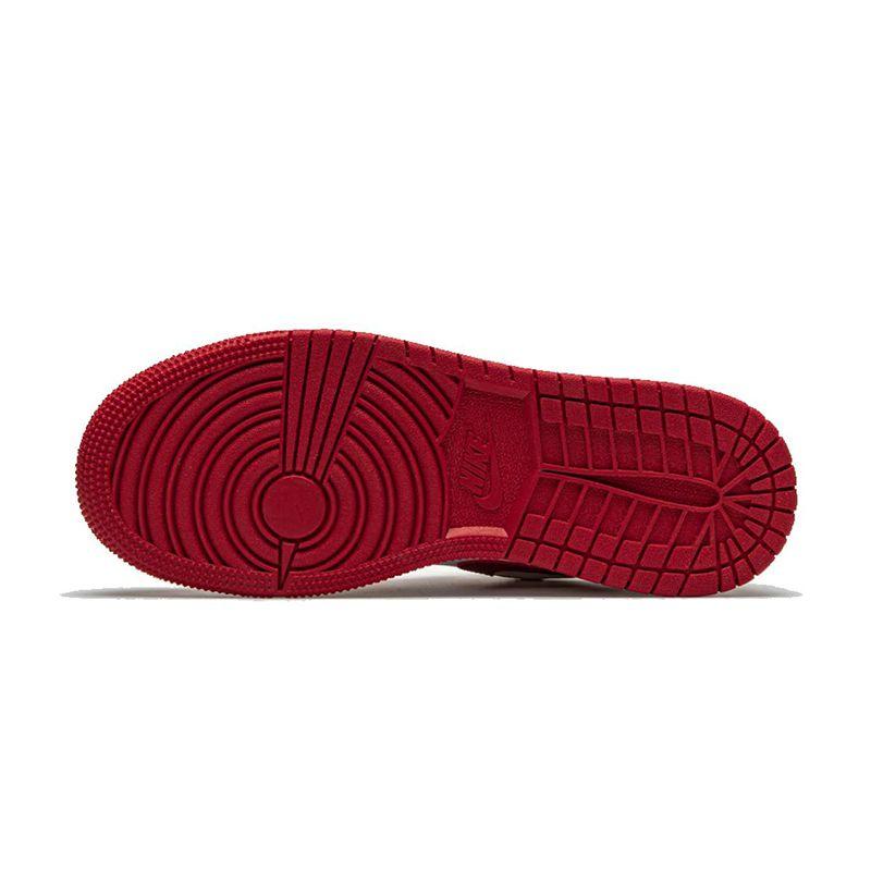 Jual Nike Air Jordan 1 Low Gym Red White Gs Sepatu Sneakers Pria 553560 611 Online Desember 2020 Blibli