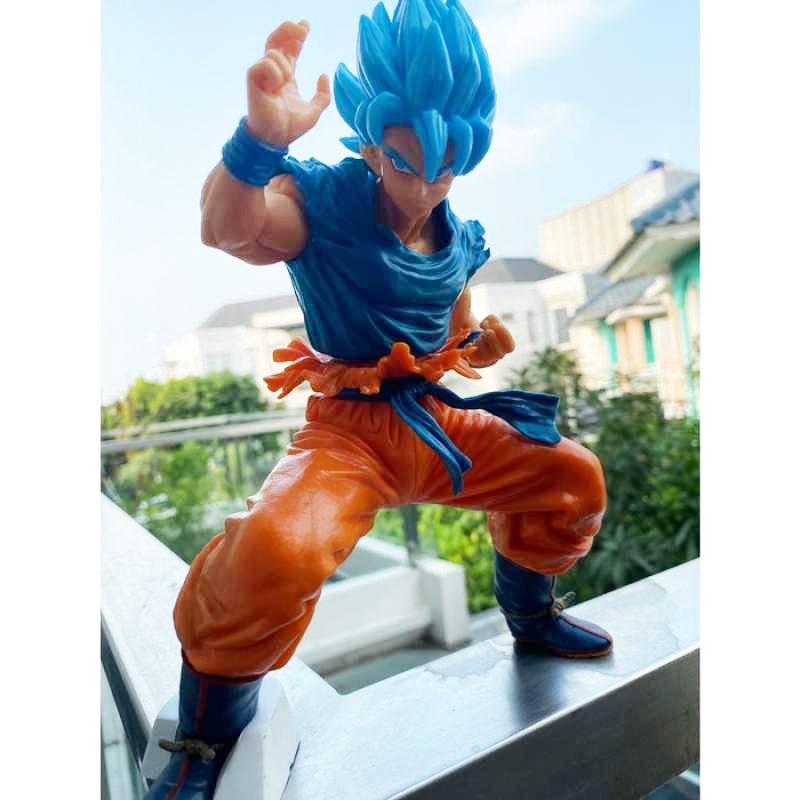goku blue figure