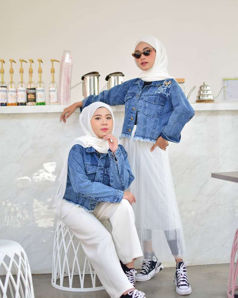 Ootd jaket jeans crop on sale hijab